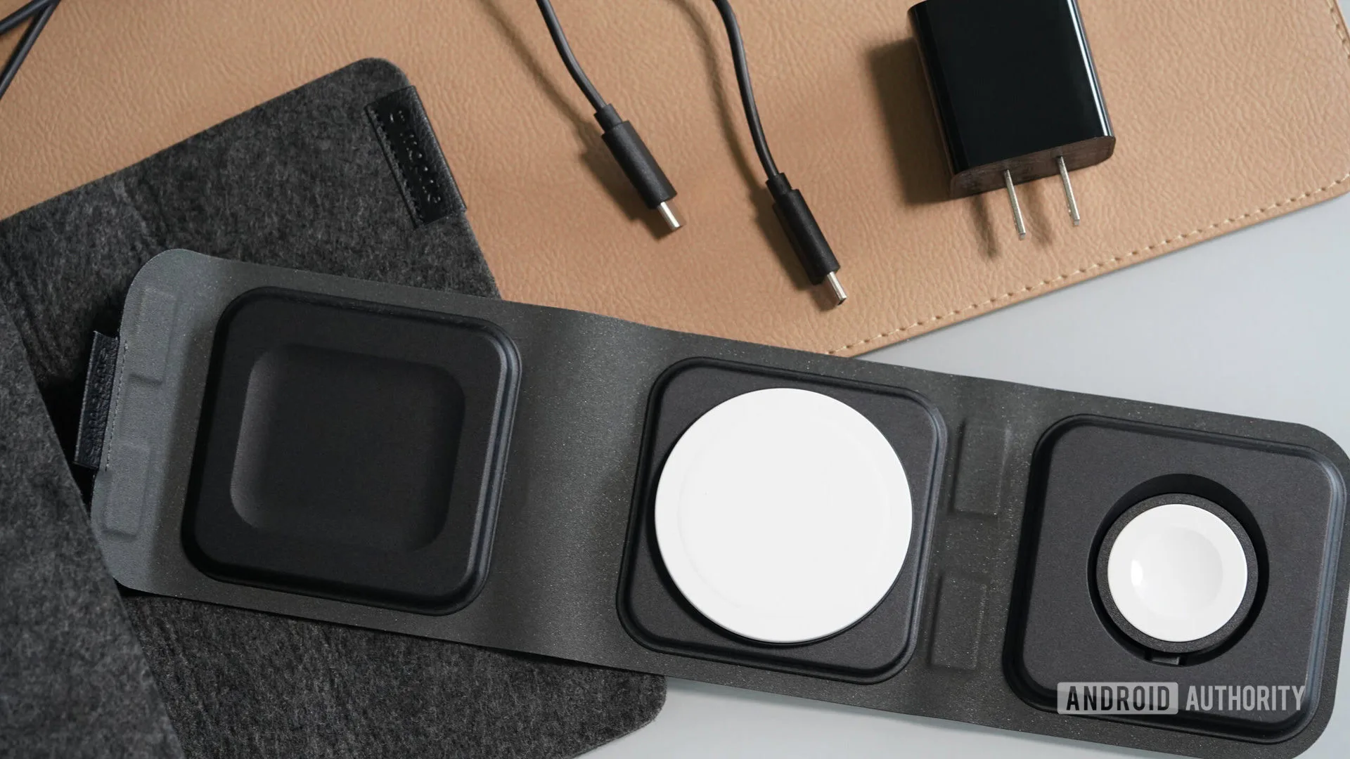 Mophie 3-in-1 Travel Charger with MagSafe image 3